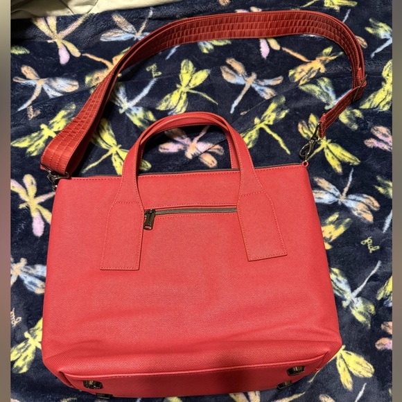 Lug Alto matte luxe in Rosewood Red with extra strap - Picture 5 of 7